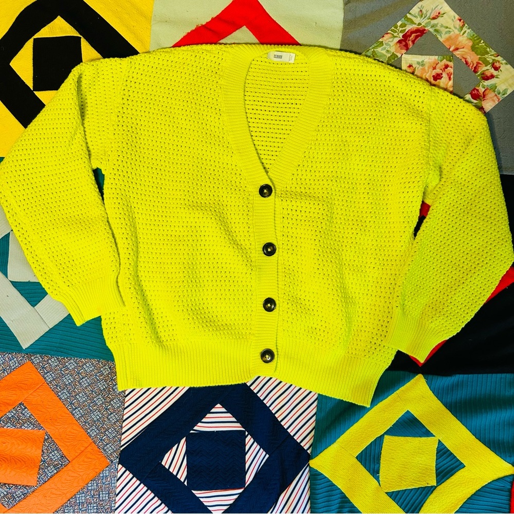 Closed Cardigan in Neon Yellow - Size Large